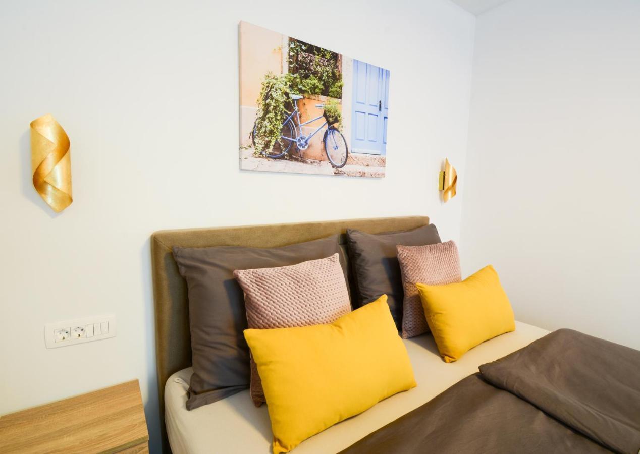 Apartment Grey&Yellow Zadar Exterior foto